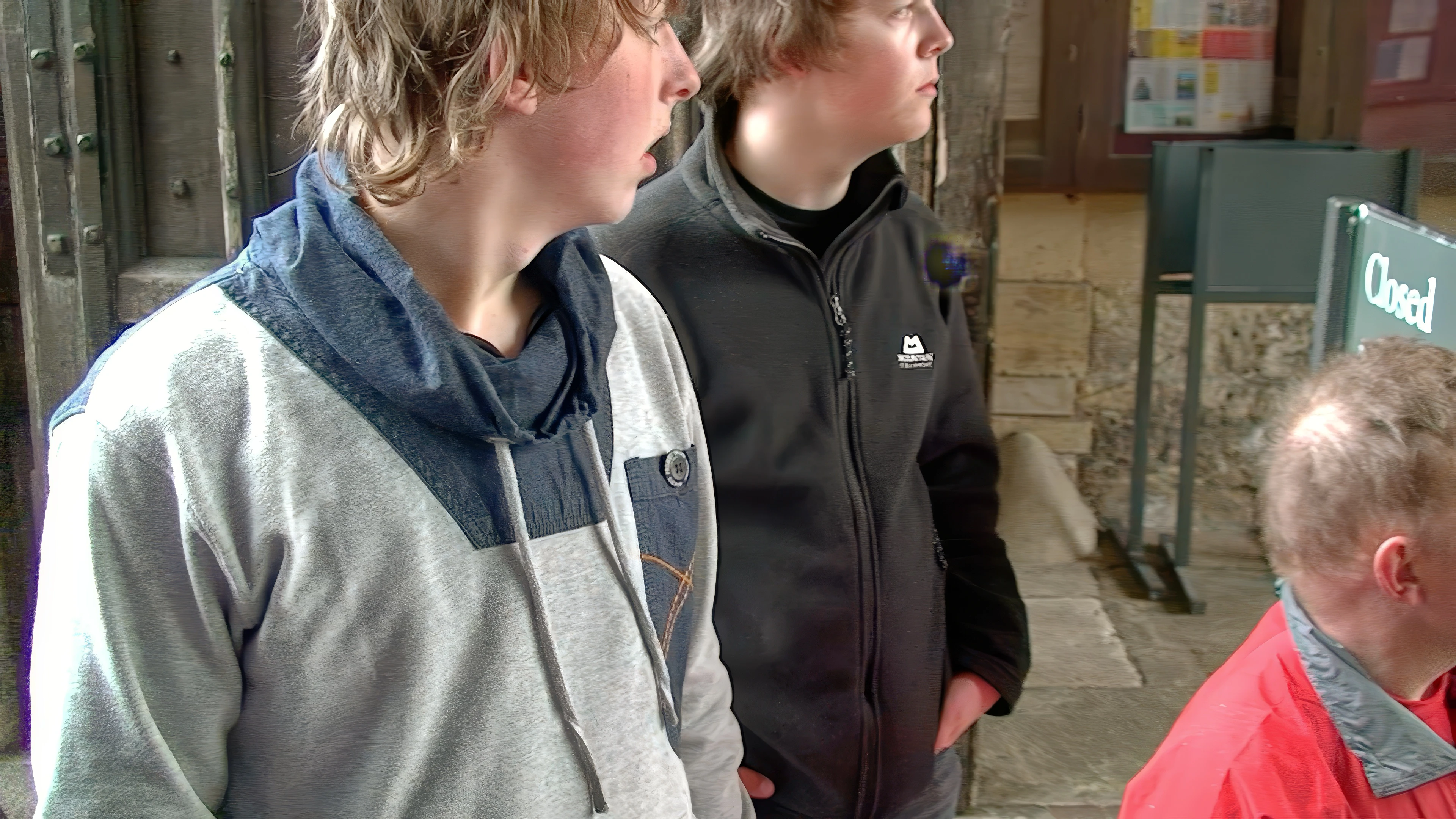 Checking out Christ Church College on the way back after our abortive punting trip