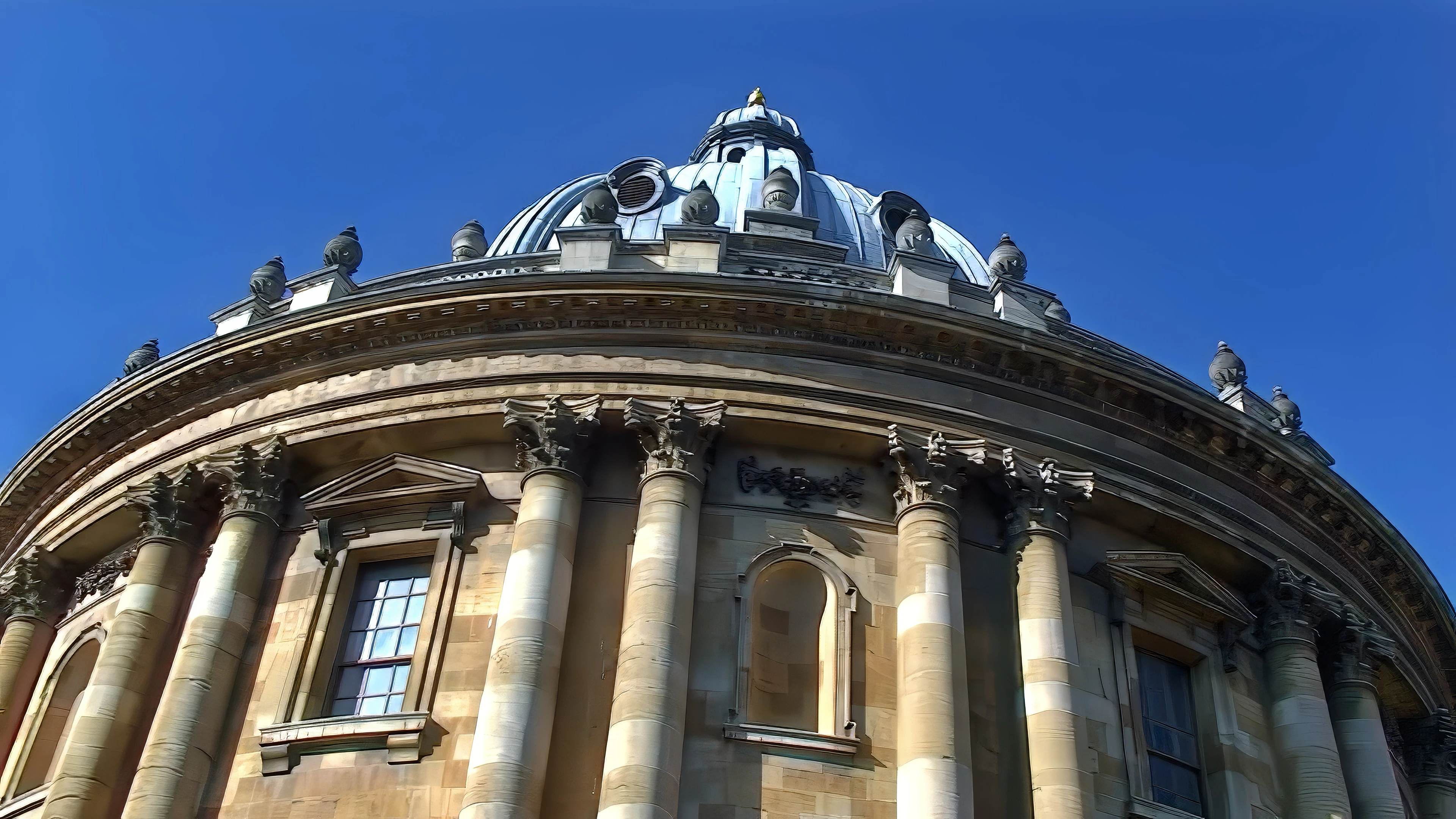 Radcliffe Camera, Oxford — built 1737; now Radcliffe Science Library. Seen in The Golden Compass and Young Sherlock Holmes.