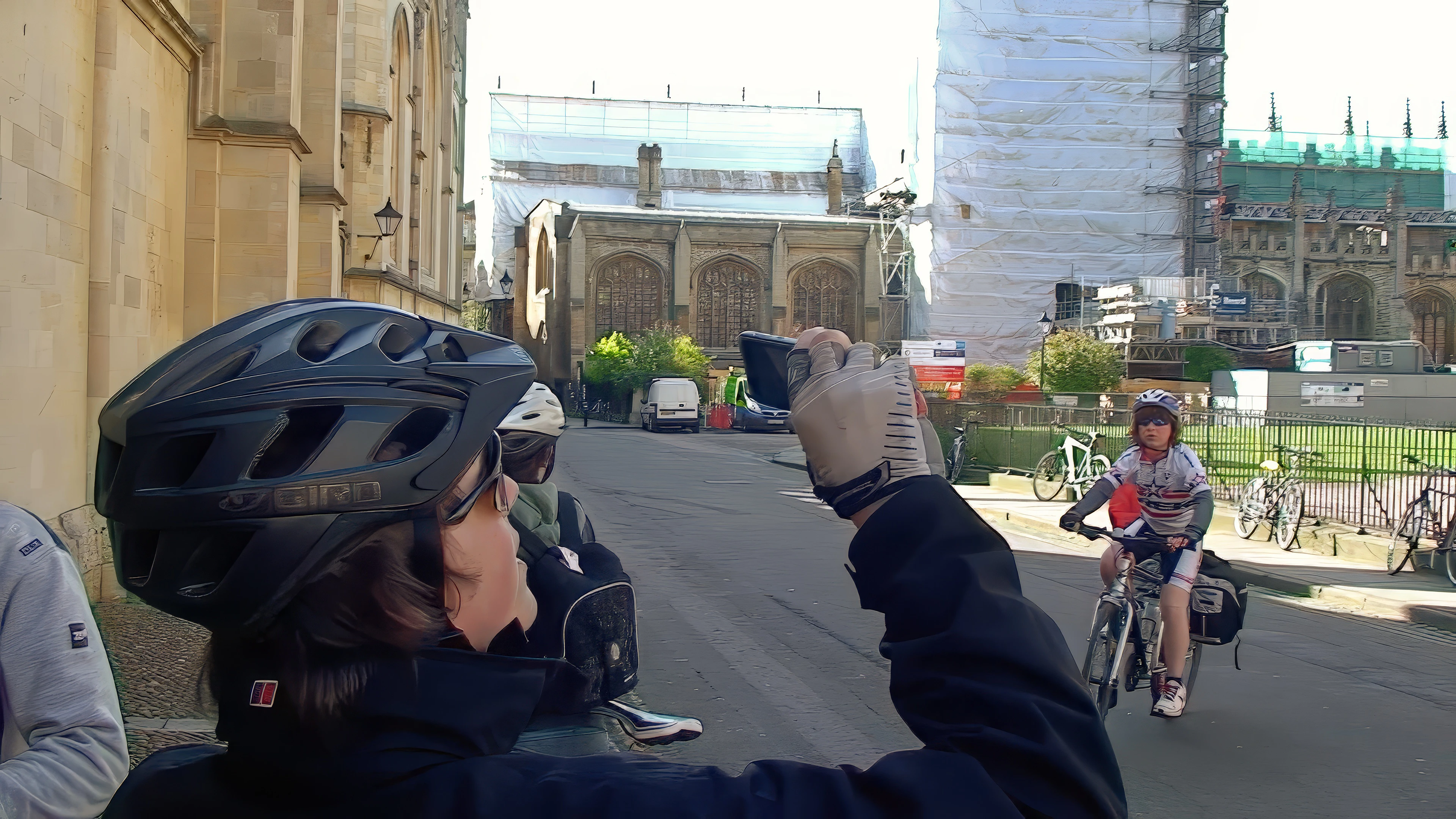 Ash snaps the Radcliffe Camera, a The Golden Compass location.