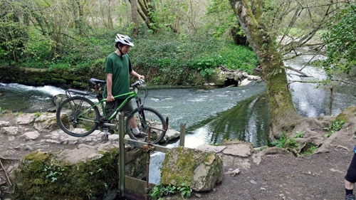 01 May 2016 · Broadridge Wood