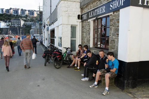 13 Apr 2014 · Cornish Coast: Day 2 Golant to Boswinger